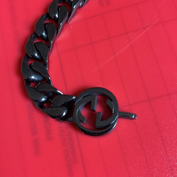 Never used authentic Gucci Silver interlocking bracelet - Picture 2 of 5